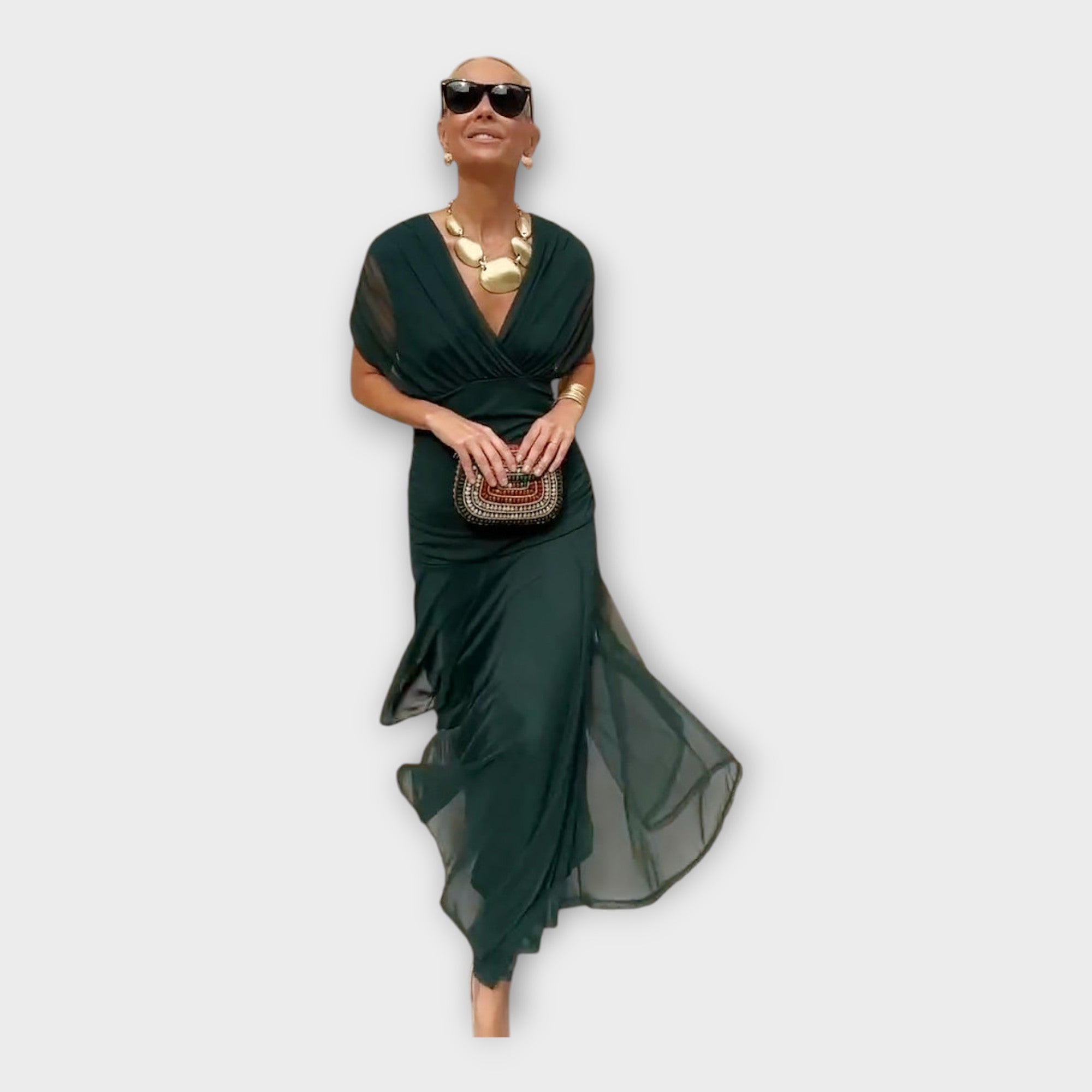 Lengvas Suknelė su Išskirtiniu Dekolte