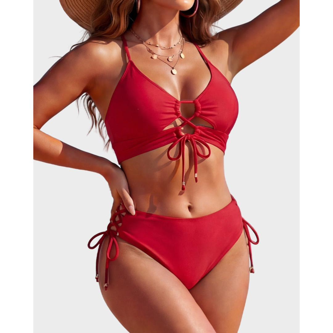 Nadia | Halter Bikinis su Raišteliu