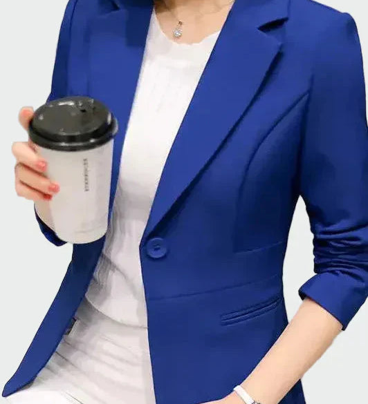 Suknelė idealiai pritaikyta