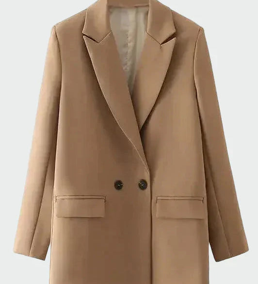 Oversized švarkas su modernia linija